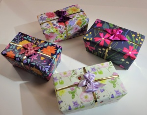 Ballotin Box (Floral Gift Wrap) with 16 Chosen Chocolates 225g